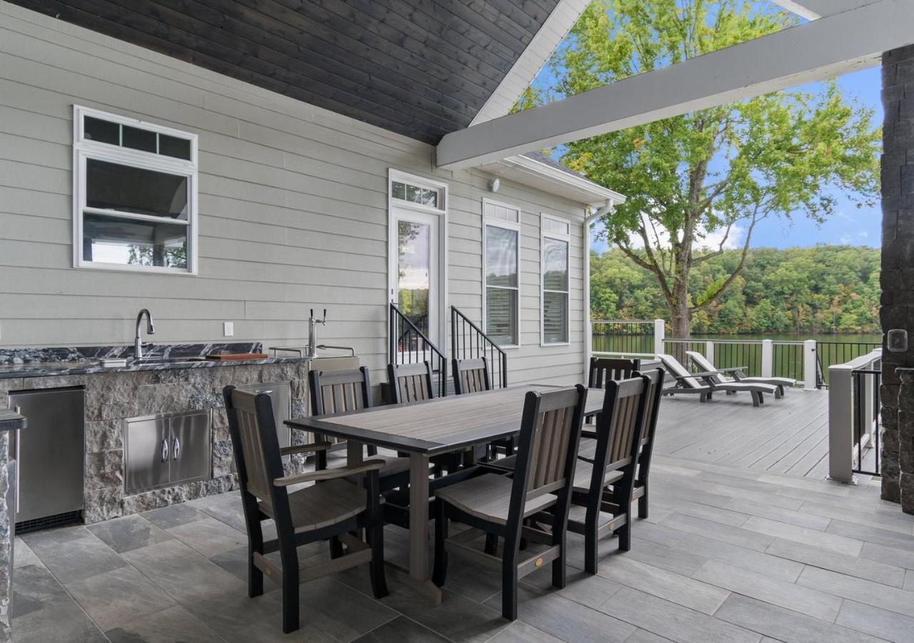 Rare Find Best Lot With Dock And Views On Lake Winchester Exterior foto