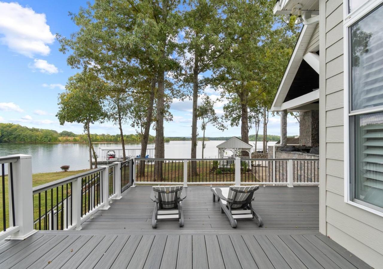 Rare Find Best Lot With Dock And Views On Lake Winchester Exterior foto